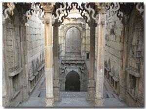 bundi-raniji-ki-baori
