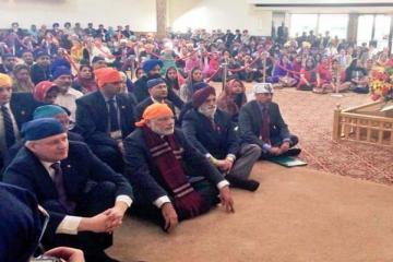 Modi visits gurdwara in Vancouver