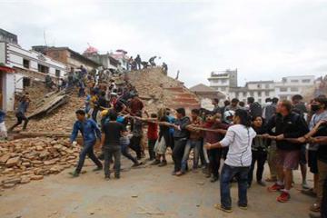 Over 100 Gujarati tourists feared stranded in quake-hit Nepal