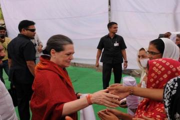 Sonia: Move fast on Atrocities Bill