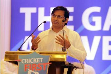 Vijay Patil asks Sharad Pawar to bless him and his group in MCA elections