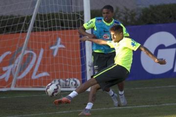 Without Neymar, Brazil beats Venezuela 2-1 to reach last 8