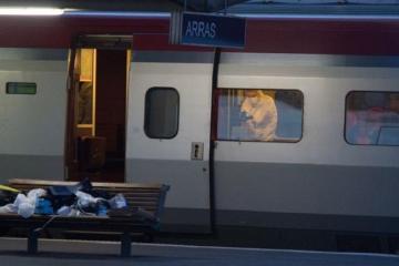 Gunman opens fire in Paris train; two injured