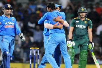Faf du Plessis fined for showing dissent