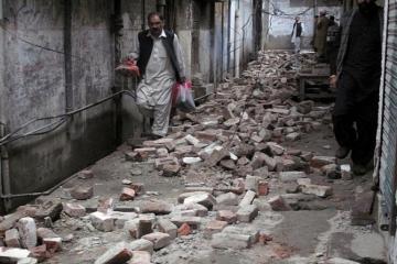 Massive earthquake strikes Pakistan, at least 52 dead