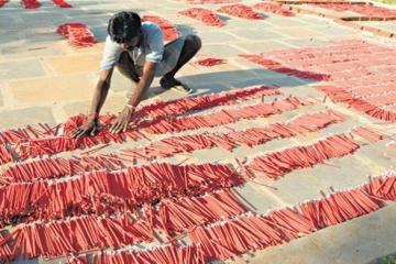 �Cracker ban on Deepavali against Hindu tradition�