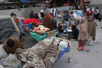 Rescue work expands in quake-hit Pakistan, Afghanistan