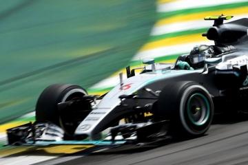Rosberg wins Brazilian GP in style