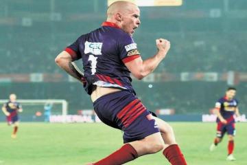 Hume�s hat-trick puts Atletico in play-offs