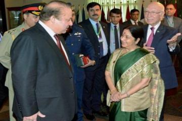 Sushma calls on Sharif, amid steps to improve India-Pakistan ties