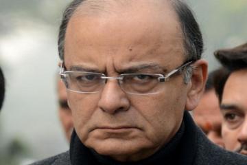 Jaitley hits back at Congress, Kejriwal