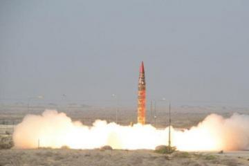 Pakistan�s nuke warheads aimed at deterring India: US report