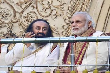 At Sri Sri event, Modi attacks critics of cultural heritage